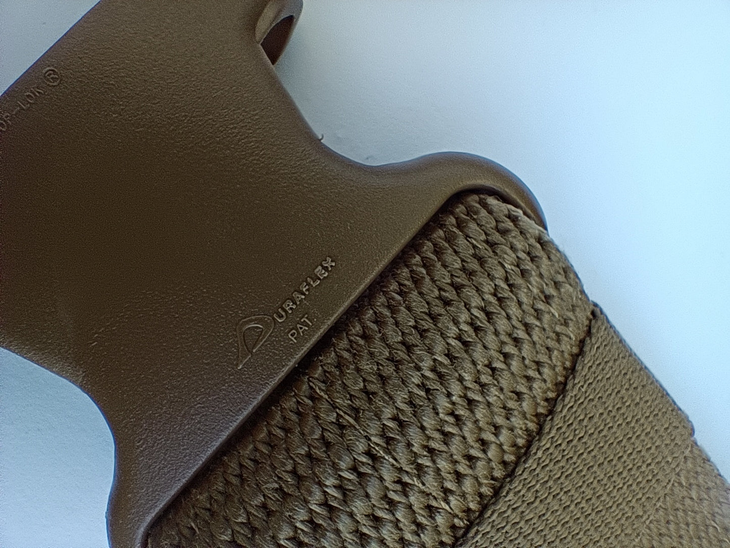 Plastová spona zevnitř