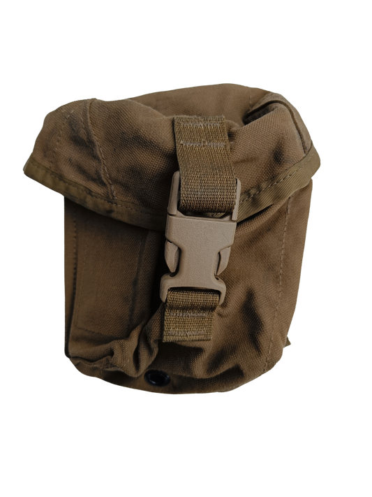 Přední strana sumky USMC 100rd coyot