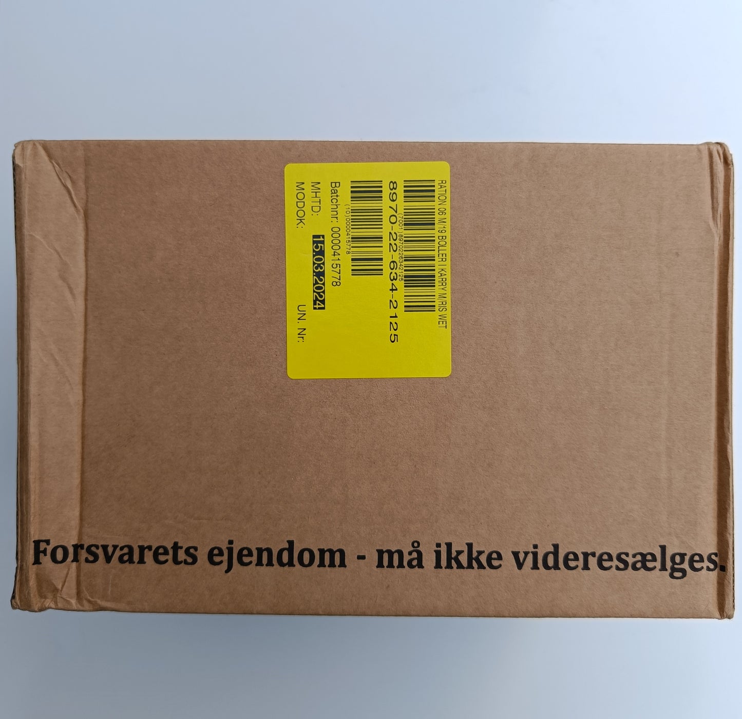 Krabice dánského MRE s viditelným štítkem