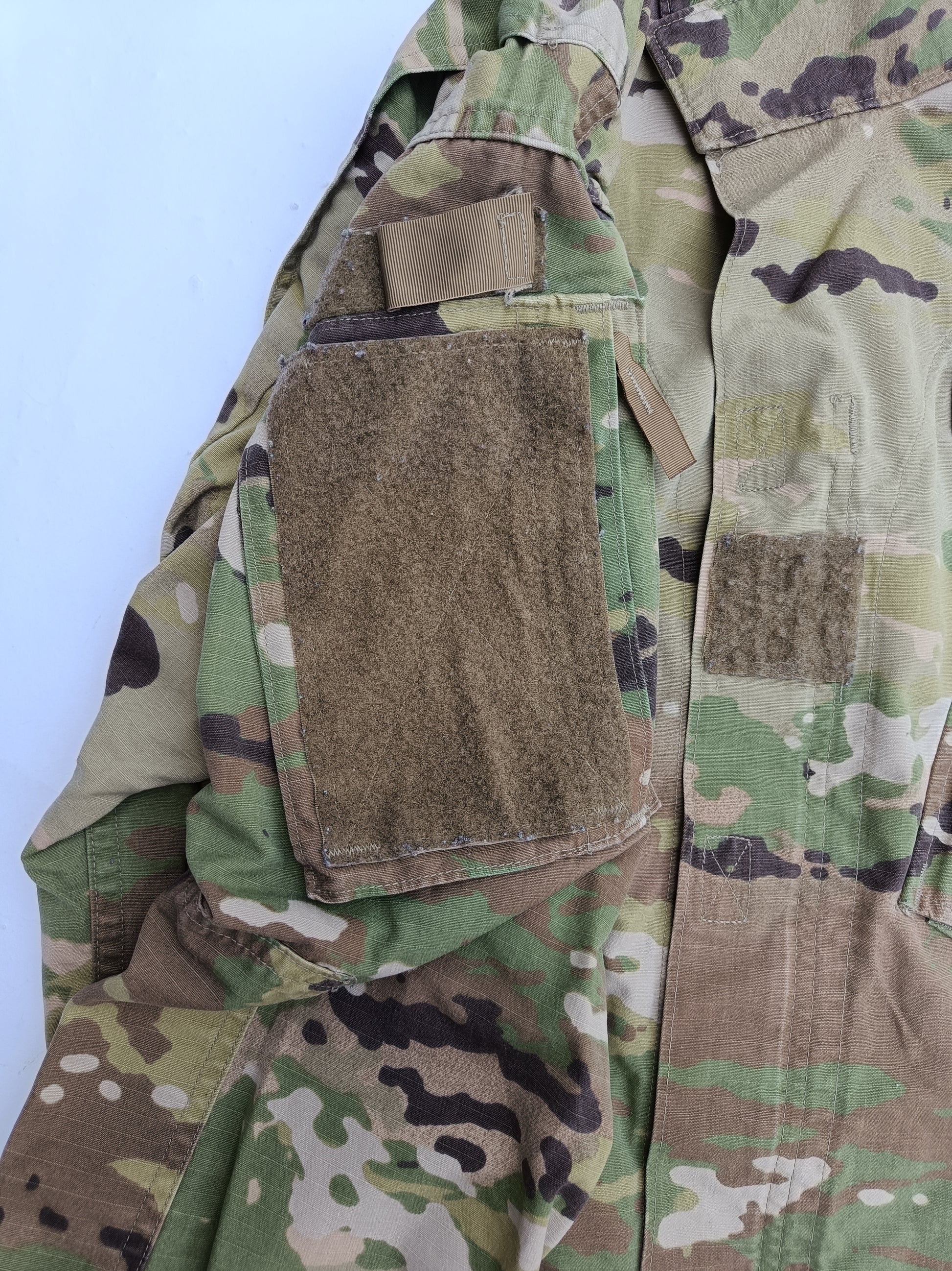 Blůza US ARMY SCORPION multicam ripstop /jako nová/ - velcro panel na rukávu, pod velcro panelem je kapsa 