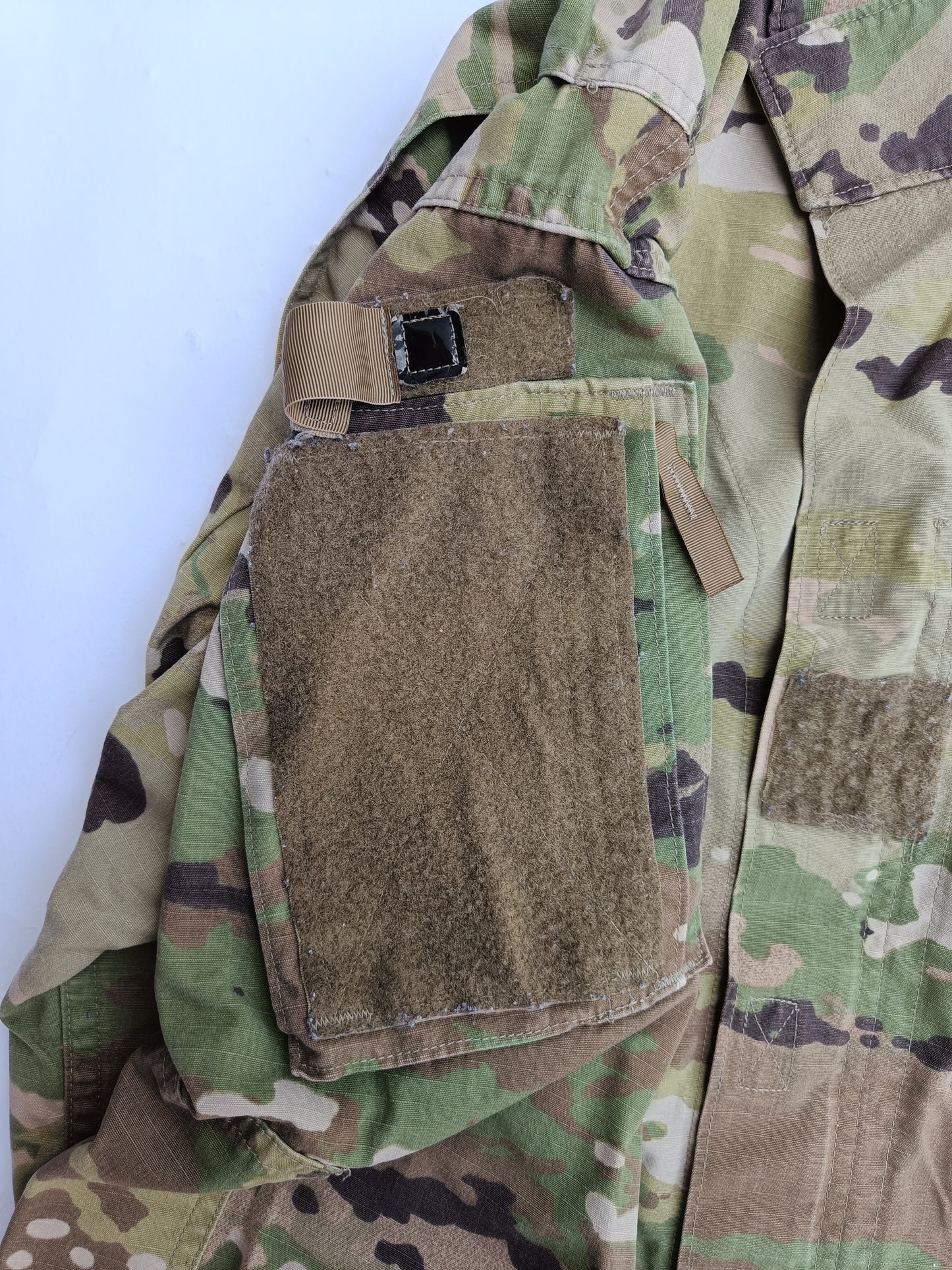 Blůza US ARMY SCORPION multicam ripstop /jako nová/ - detail k čemu složí záklopka 