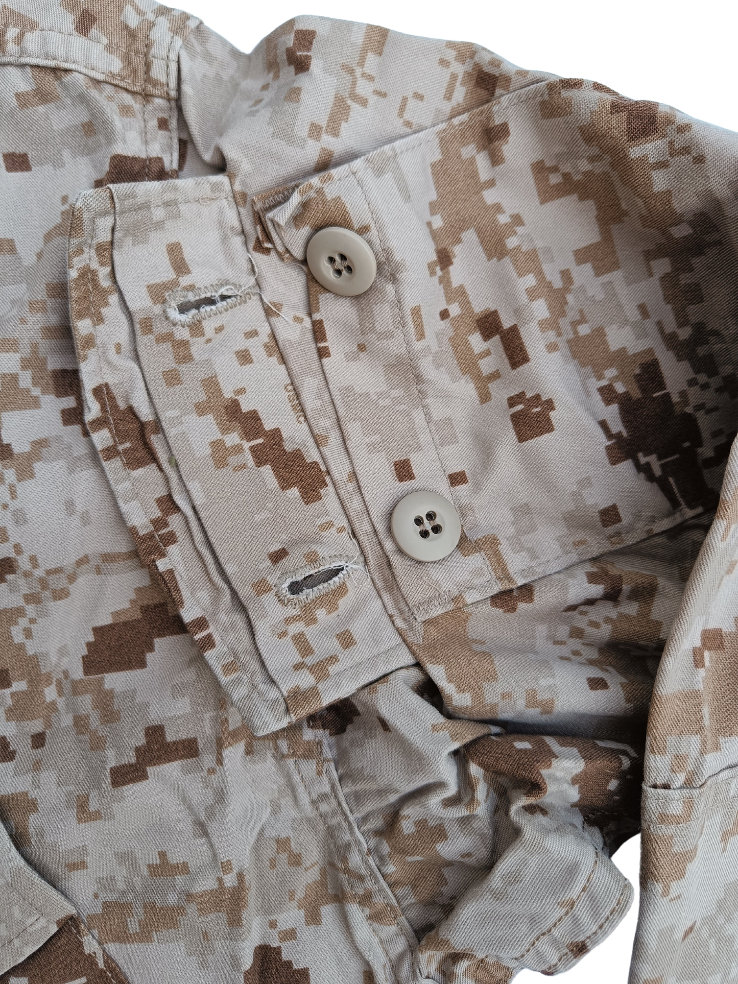 Originální blůza USMC digital marpat MCCUU nová - rukávové kapsy se zapínáním na knoflíky, knoflíky jsou kryté légou