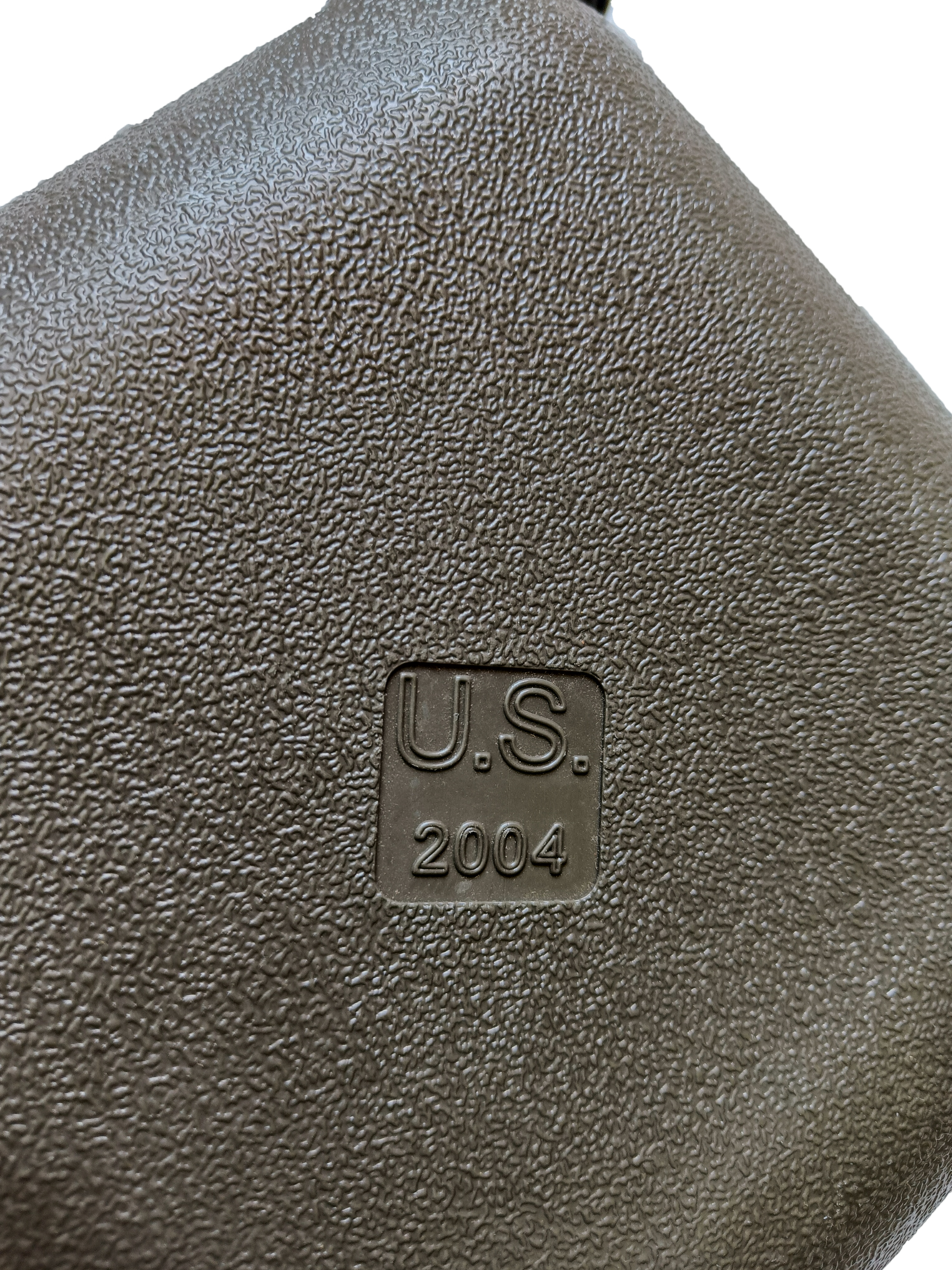 US láhev 2QT znak US a rok výroby