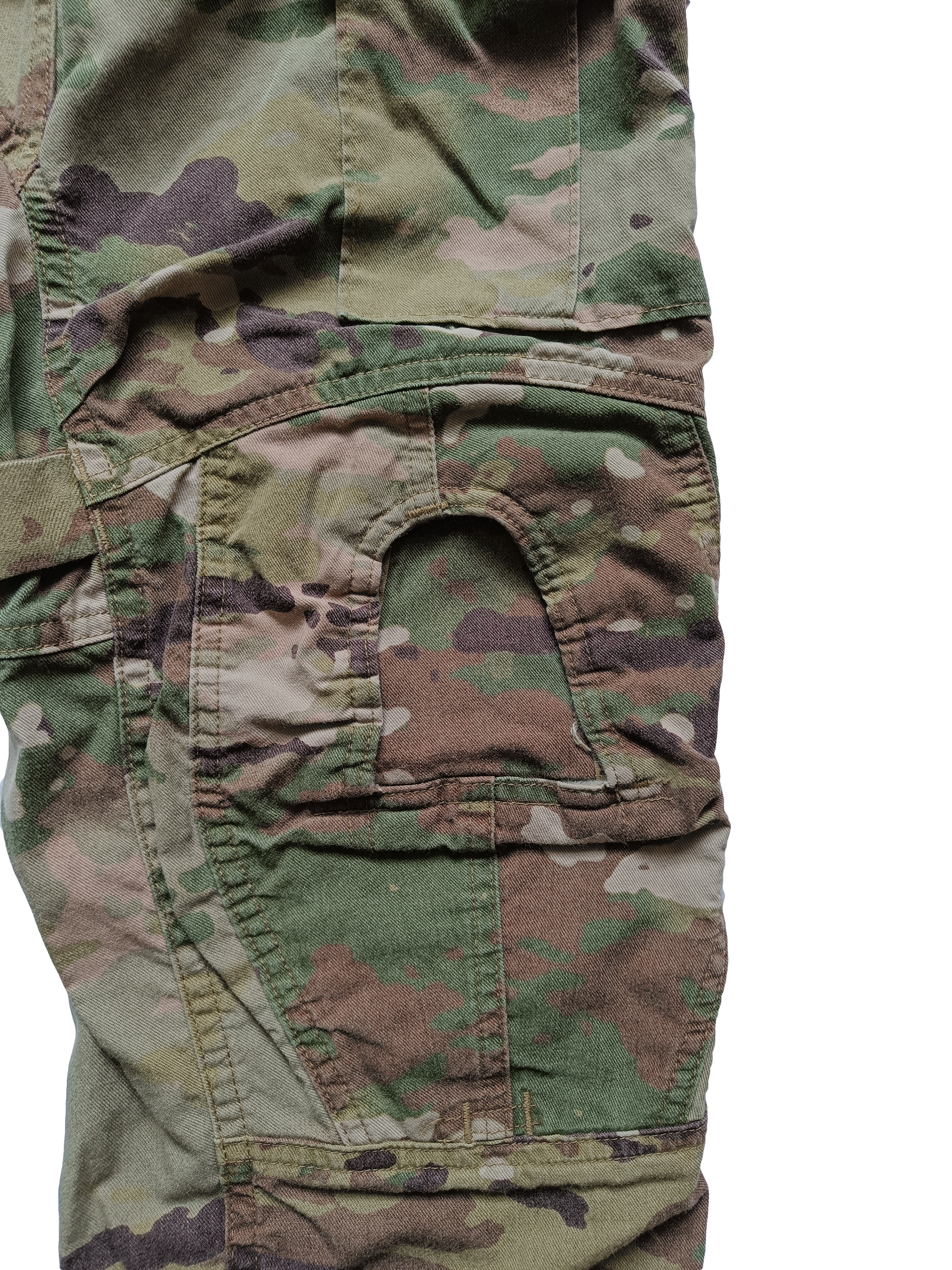 místo pro vložení kolennních chráničů