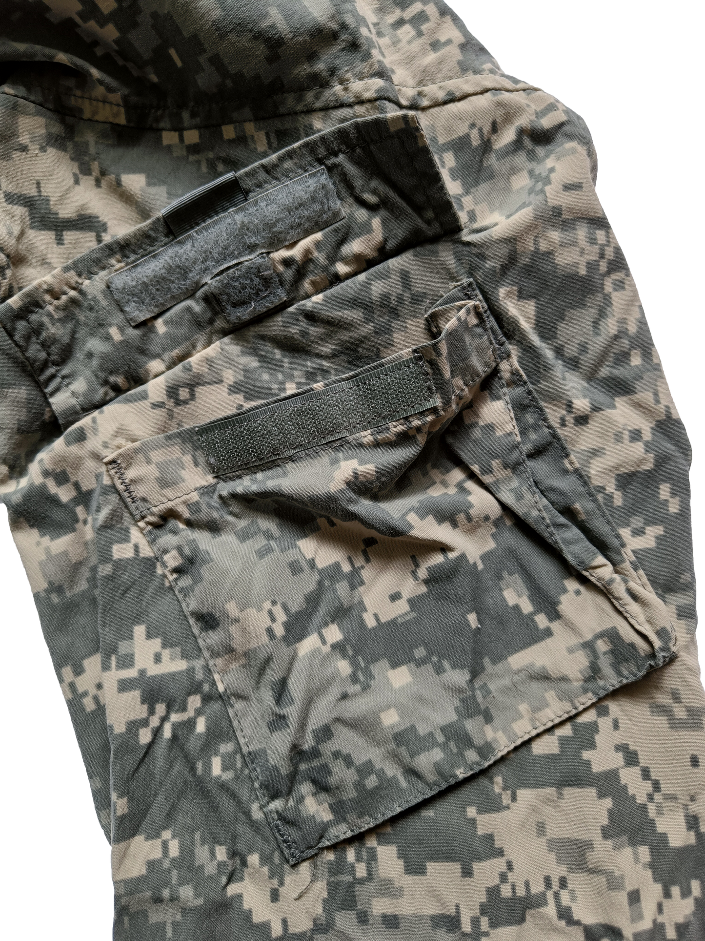 rukávová kapsa zapínající se na suchý zip