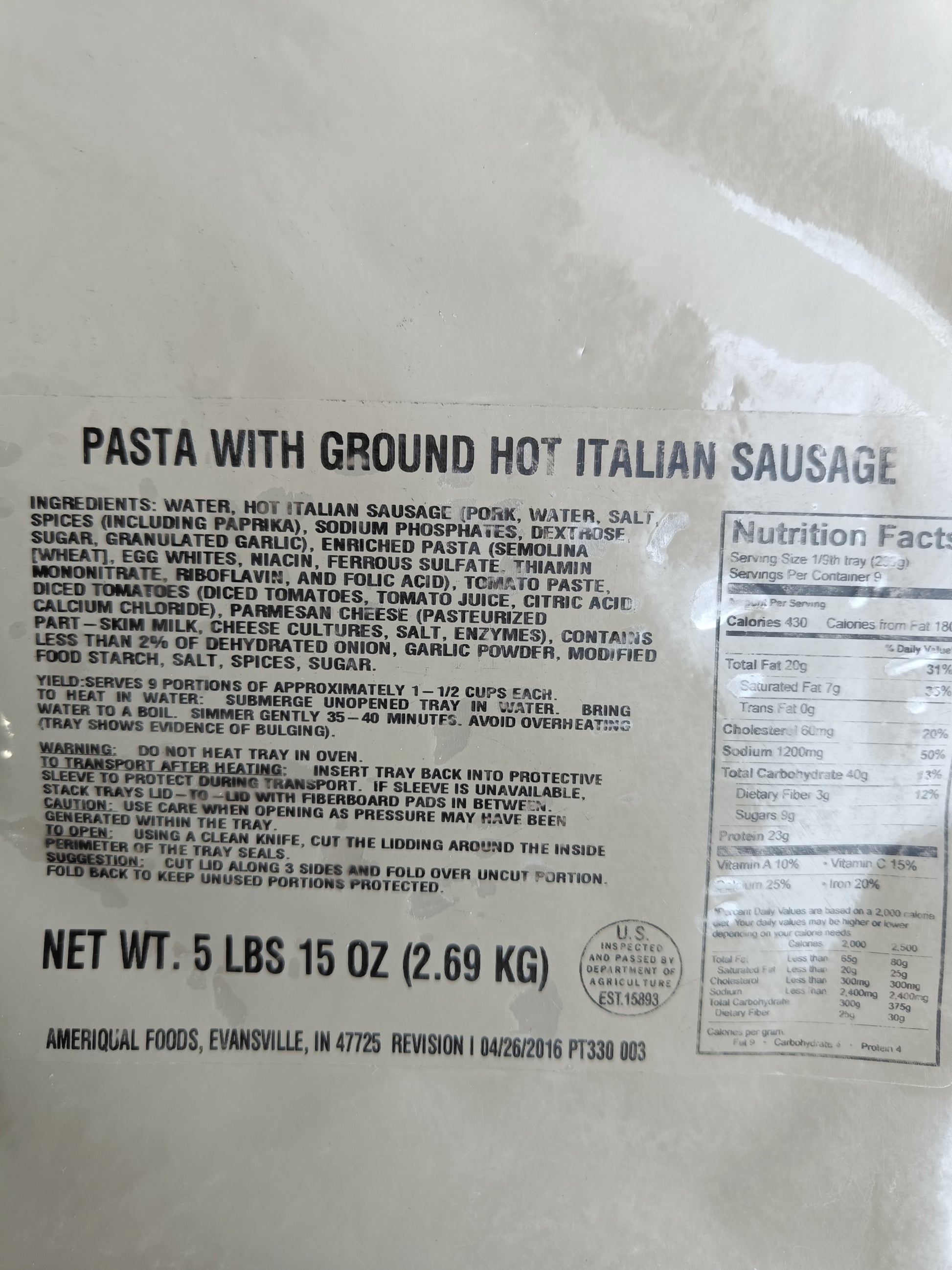 Pohled na informace na obalu balení US hlavní jídla - Pasta with ground hot italian sausage