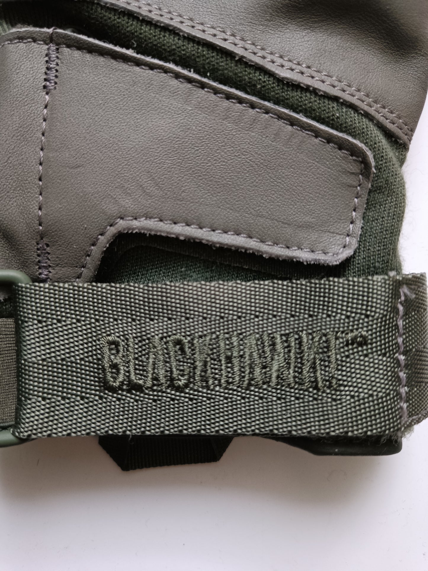 Taktické rukavice Blackhawk SOLAG HD - zapínání zblízka